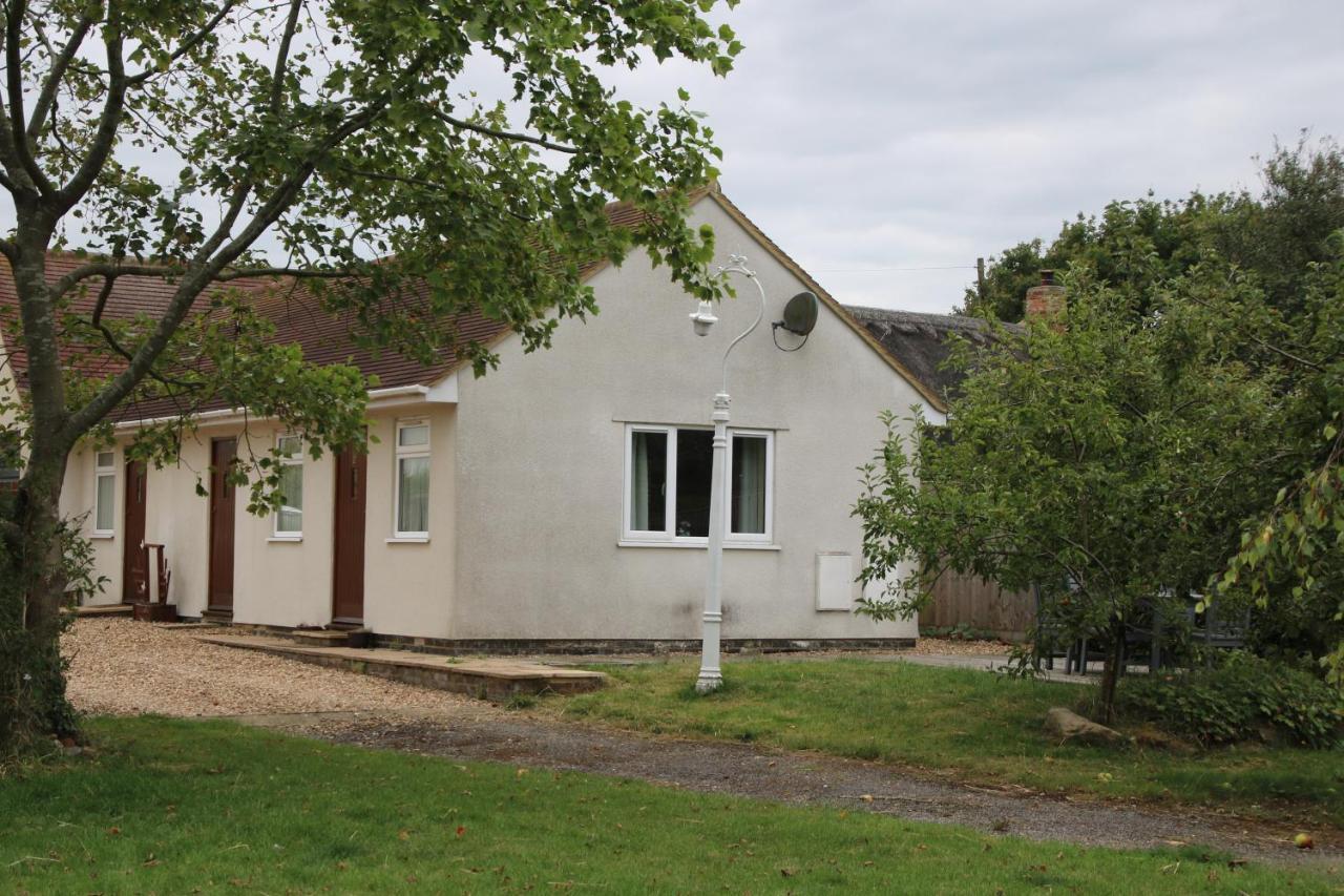 The Stables B&B @ Pear Tree Cottage Winslow Εξωτερικό φωτογραφία